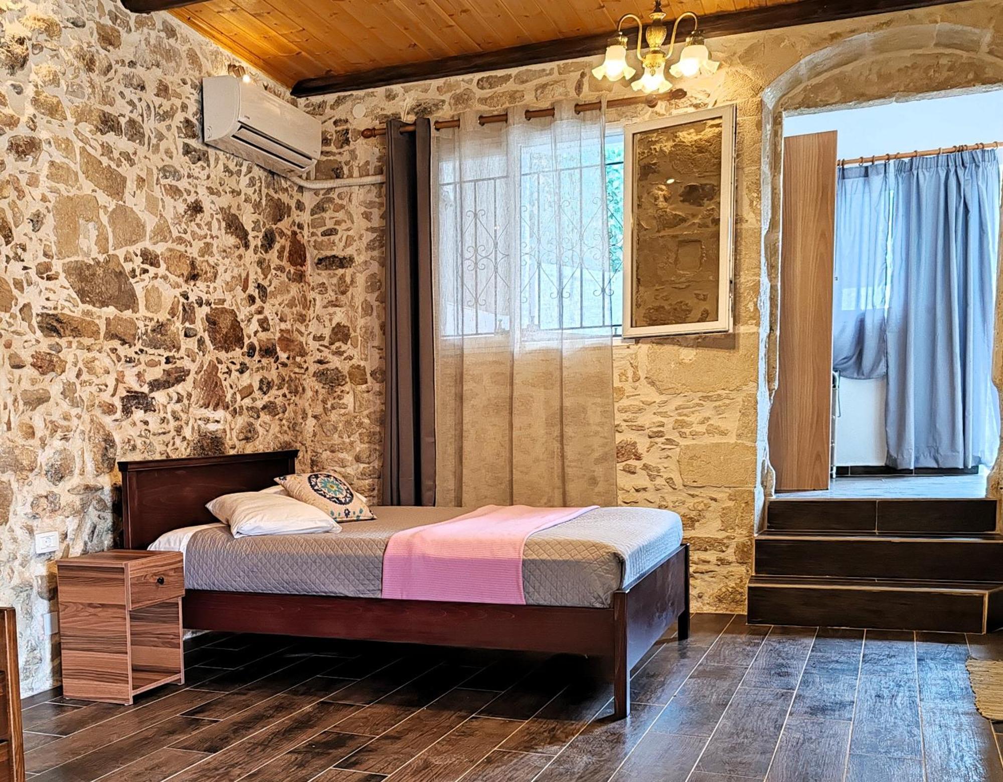 The Stone House Of Iakovos Villa Kaloudhianá Exterior photo